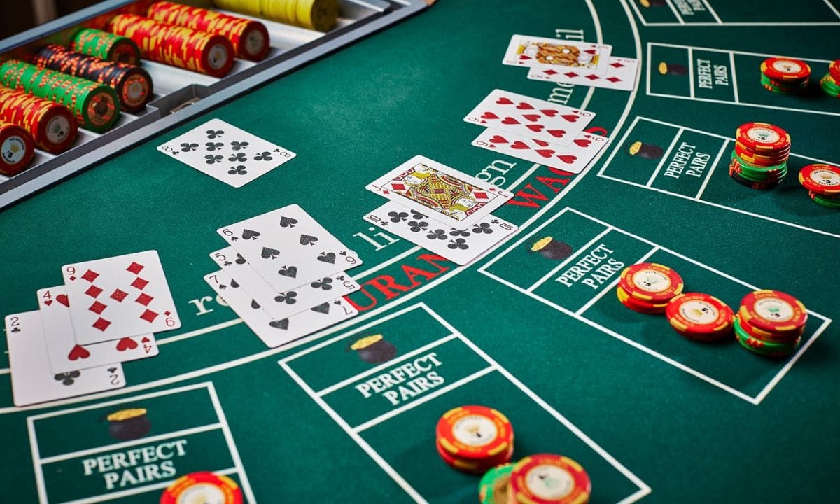 Blackjack HUBET là trò chơi đánh bài quen thuộc nhưng có tỷ lệ cược cao vẫn luôn hấp dẫn người chơi
