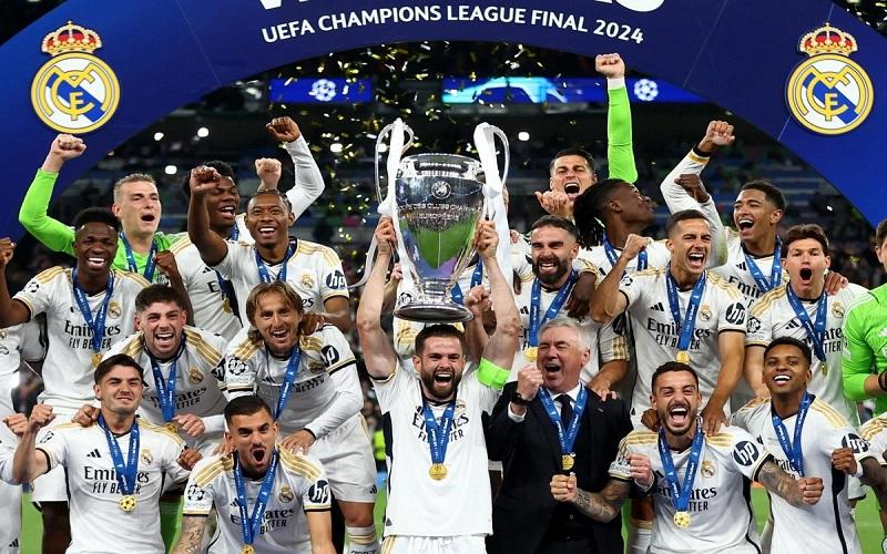 The Kop luôn nổi tiếng với những màn ngược dòng đầy cảm xúc